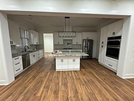 Finished kitchen remodel in Cullman Alabama by Hunter’s Ridge Construction